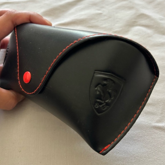 Rayban sunglasses case - Picture 2 of 3